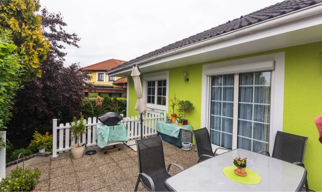 Angela & Roland Image